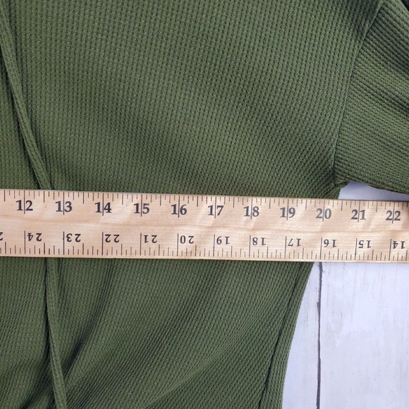 Lily White Knit Crop Sweatshirt Hooded Womens Size Medium Green Light Weight - Picture 7 of 8